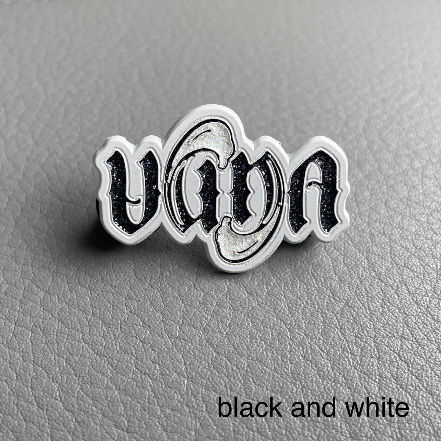 Vana LE Flip Pins (Trouble Clef Design)